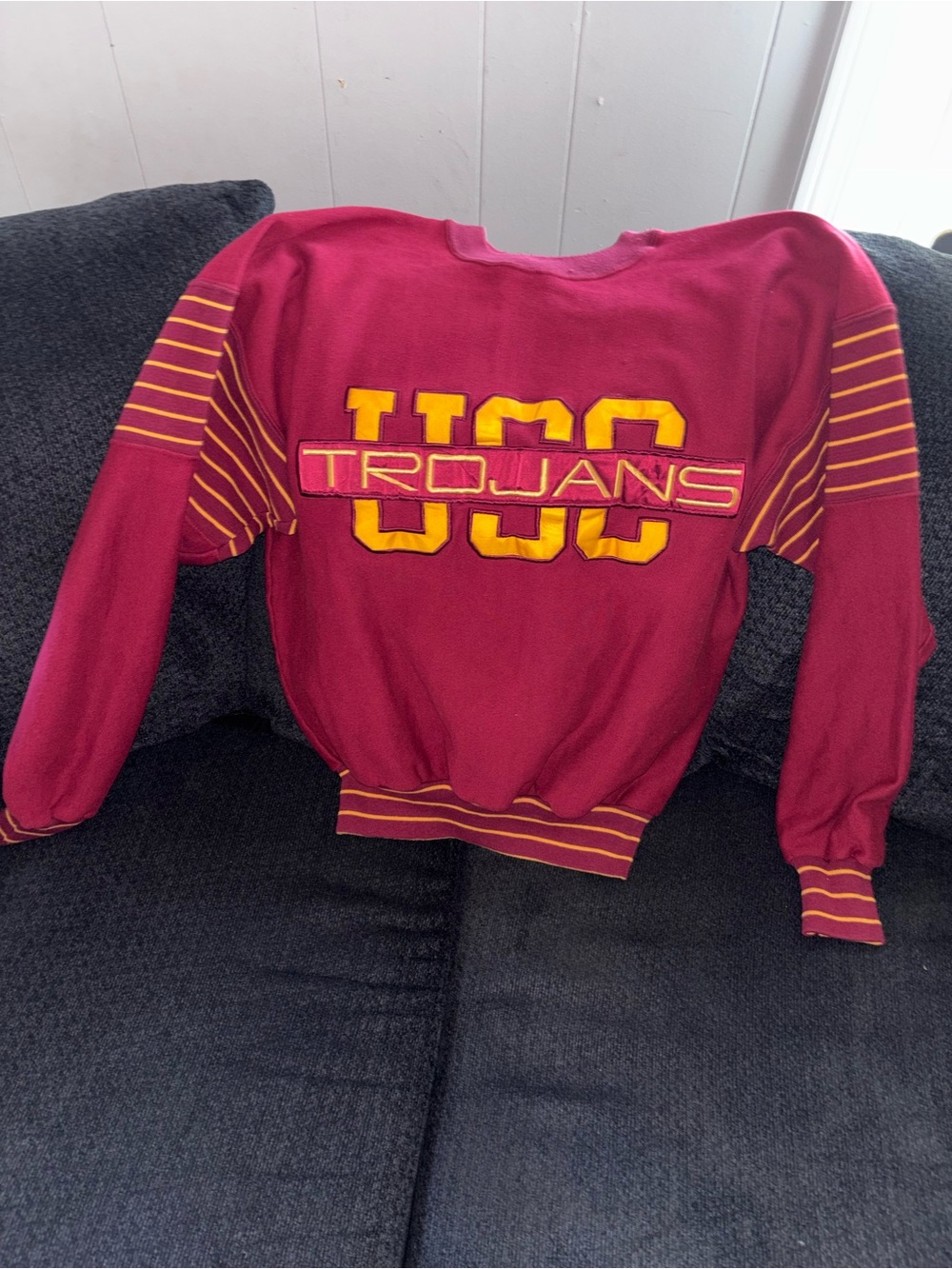 VINTAGE USC TROJANS UNIVERSITY SWEATSHIRT SIZE LARGE MADE IN USA MISTER  FOX